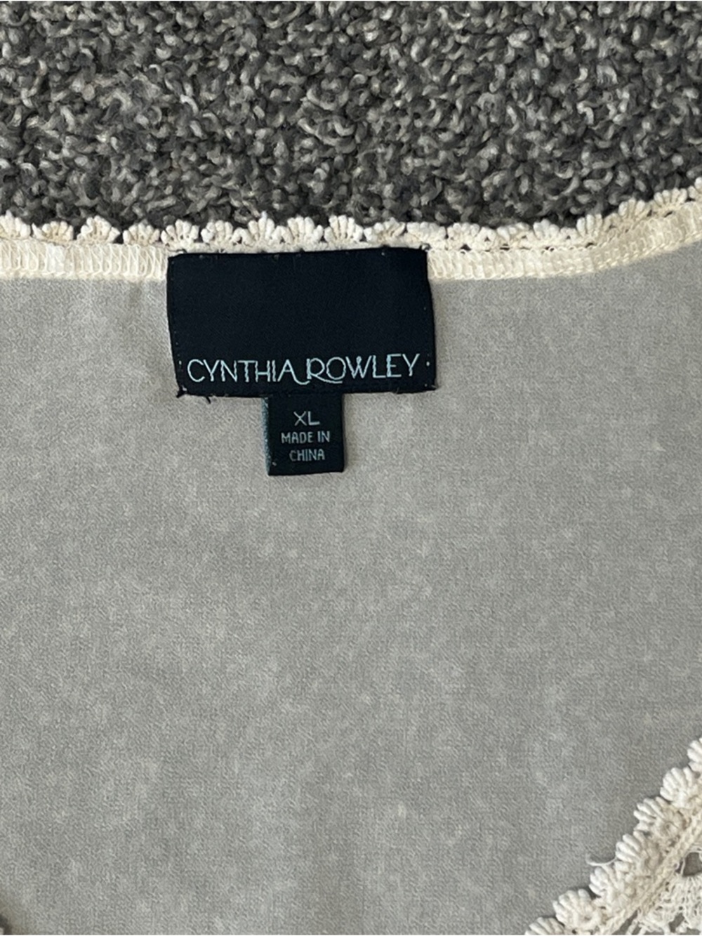 Cynthia Rowley Cream Crochet Lace V-Neck Top Size XL - Picture 6 of 8